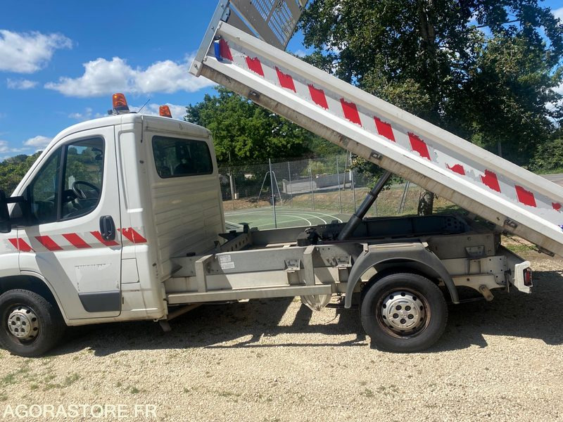Camion benne Peugeot BOXER - 2014 - 70 000km - Utilitaire benne: photos 5 Camion benne Peugeot BOXER - 2014 - 70 000km - Utilitaire benne: photos 5