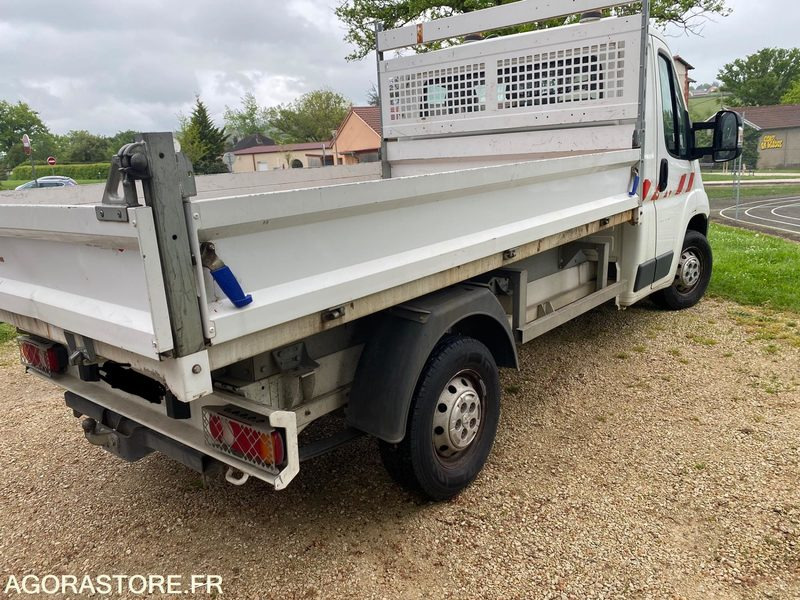 Camion benne Peugeot BOXER - 2014 - 70 000km - Utilitaire benne: photos 2 Camion benne Peugeot BOXER - 2014 - 70 000km - Utilitaire benne: photos 2