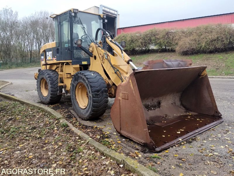 Chargeuse Carterpillar - Chargeuse: photos 2 Chargeuse Carterpillar - Chargeuse: photos 2