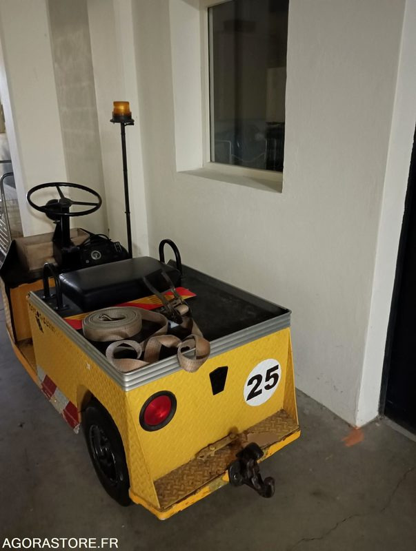 Chariot électrique TAYLOR DUNN - Bon état - 2010 - Chariot tracteur: photos 2 Chariot électrique TAYLOR DUNN - Bon état - 2010 - Chariot tracteur: photos 2