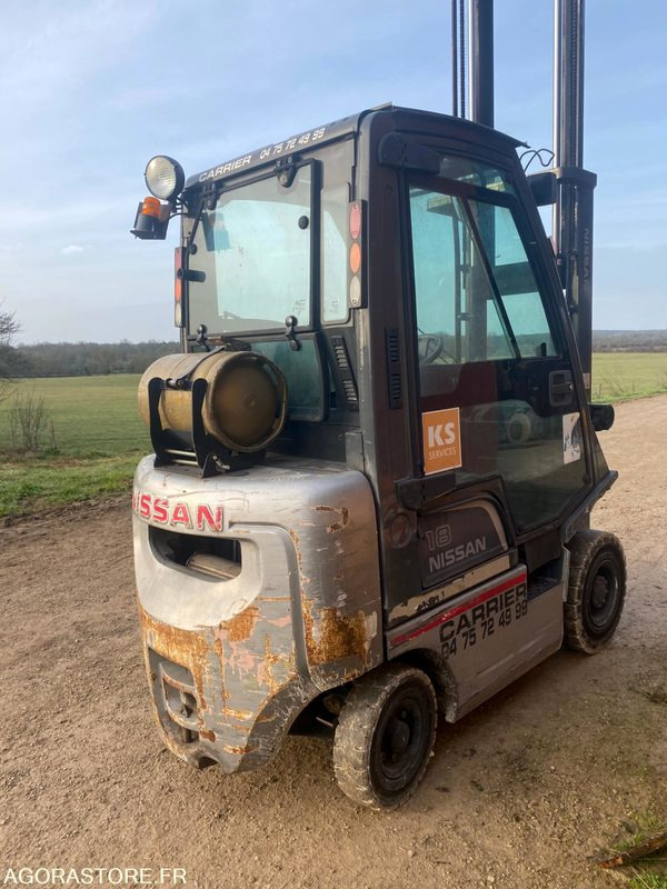 Chariot élévateur GAZ NISSAN 1.8T - Chariot élévateur à gaz: photos 4 Chariot élévateur GAZ NISSAN 1.8T - Chariot élévateur à gaz: photos 4