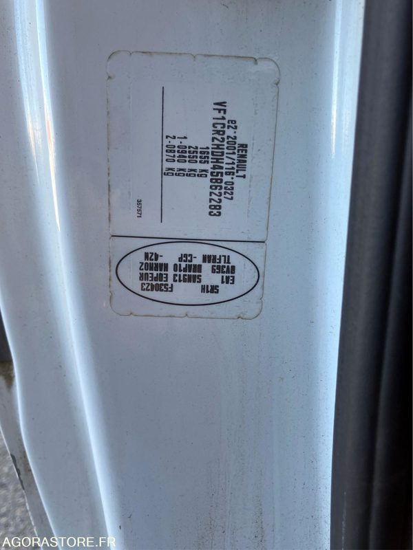 Clio Société DCI 90 ECO - 2011/ 190308 KM (P0402820 ) - Voiture: photos 2 Clio Société DCI 90 ECO - 2011/ 190308 KM (P0402820 ) - Voiture: photos 2