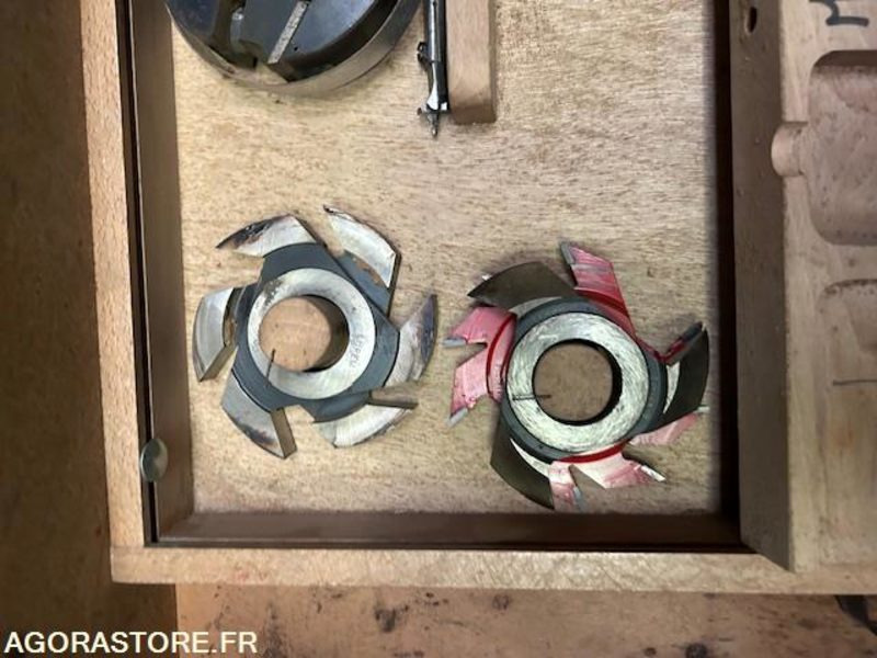 Combiné de menuisier C310e LUREM (380V) - avec outils et fraise de toupie - Outil/ Équipement: photos 4 Combiné de menuisier C310e LUREM (380V) - avec outils et fraise de toupie - Outil/ Équipement: photos 4