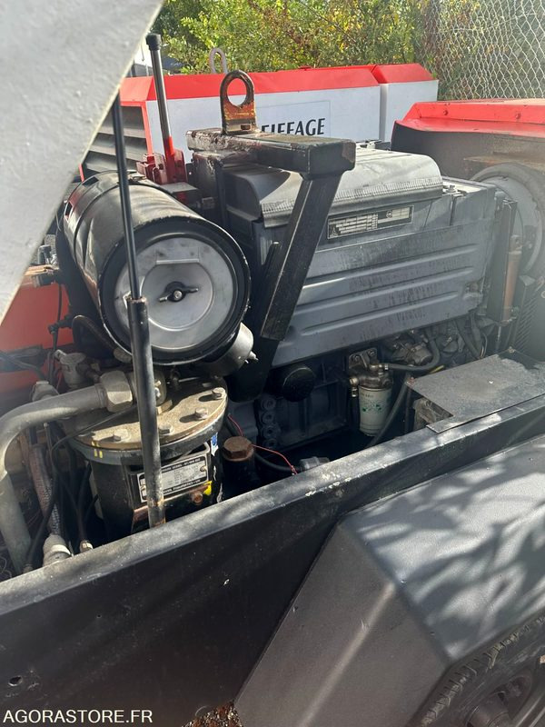 Compresseur mobile INGERSOLL P180 5m3/mm - Compresseur d'air: photos 5 Compresseur mobile INGERSOLL P180 5m3/mm - Compresseur d'air: photos 5