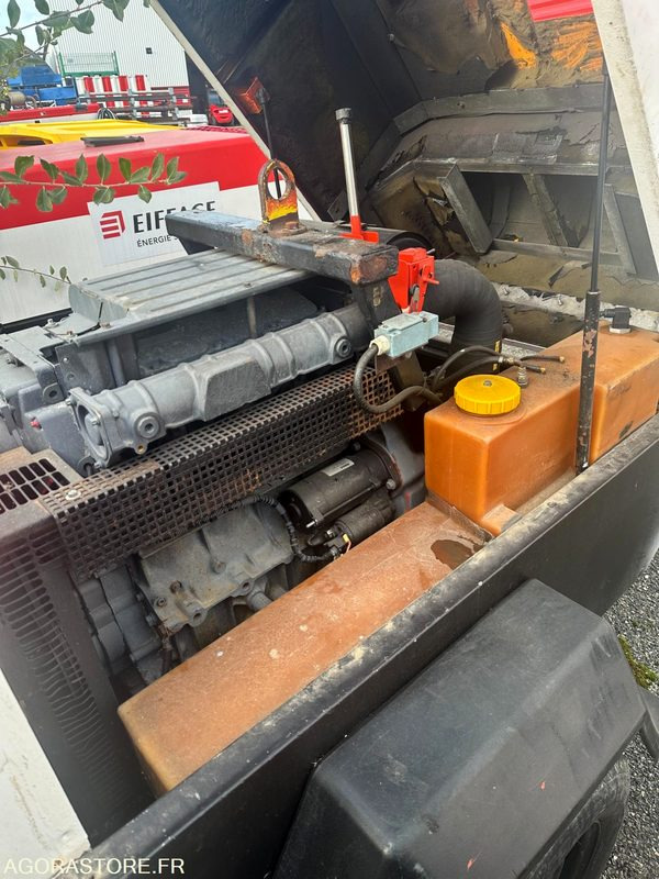 Compresseur mobile INGERSOLL P180 5m3/mm - Compresseur d'air: photos 4 Compresseur mobile INGERSOLL P180 5m3/mm - Compresseur d'air: photos 4