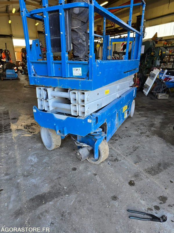 Nacelle Genie GS2032 2012 584h - Engins de chantier: photos 1 Nacelle Genie GS2032 2012 584h - Engins de chantier: photos 1