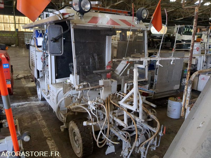 Engins de chantier Scooter peinture routiere: photos 11