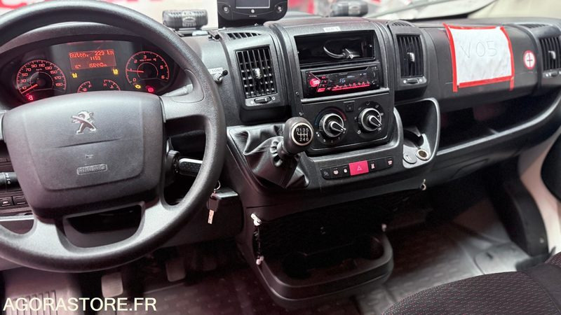 FE-314-MR - Roulant - PEUGEOT BOXER - SMUR - L3H2 - PTAC 4T - 156 440 Kms - Fourgon utilitaire: photos 5 FE-314-MR - Roulant - PEUGEOT BOXER - SMUR - L3H2 - PTAC 4T - 156 440 Kms - Fourgon utilitaire: photos 5