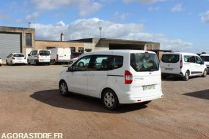 FORD TOURNEO - 2017 - 155 191 KMS - EP245FZ - Fourgonnette: photos 4 FORD TOURNEO - 2017 - 155 191 KMS - EP245FZ - Fourgonnette: photos 4