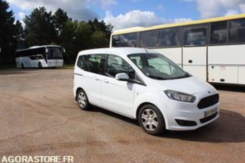FORD TOURNEO - 2017 - 157 918 KMS - EP779FZ - Fourgonnette: photos 2 FORD TOURNEO - 2017 - 157 918 KMS - EP779FZ - Fourgonnette: photos 2