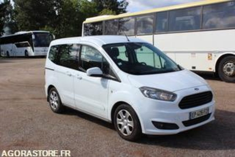FORD TOURNEO - 2017 - 178 348 KMS - EP426FZ - Fourgonnette: photos 2 FORD TOURNEO - 2017 - 178 348 KMS - EP426FZ - Fourgonnette: photos 2