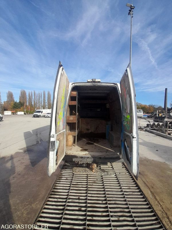 FORD TRANSIT - 2012 - 293320 KM - Fourgon utilitaire: photos 4 FORD TRANSIT - 2012 - 293320 KM - Fourgon utilitaire: photos 4