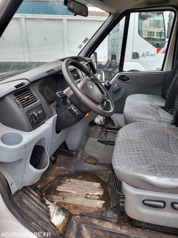 FORD transit avec système ampirol (sans contrôle technique) - Utilitaire benne: photos 3 FORD transit avec système ampirol (sans contrôle technique) - Utilitaire benne: photos 3