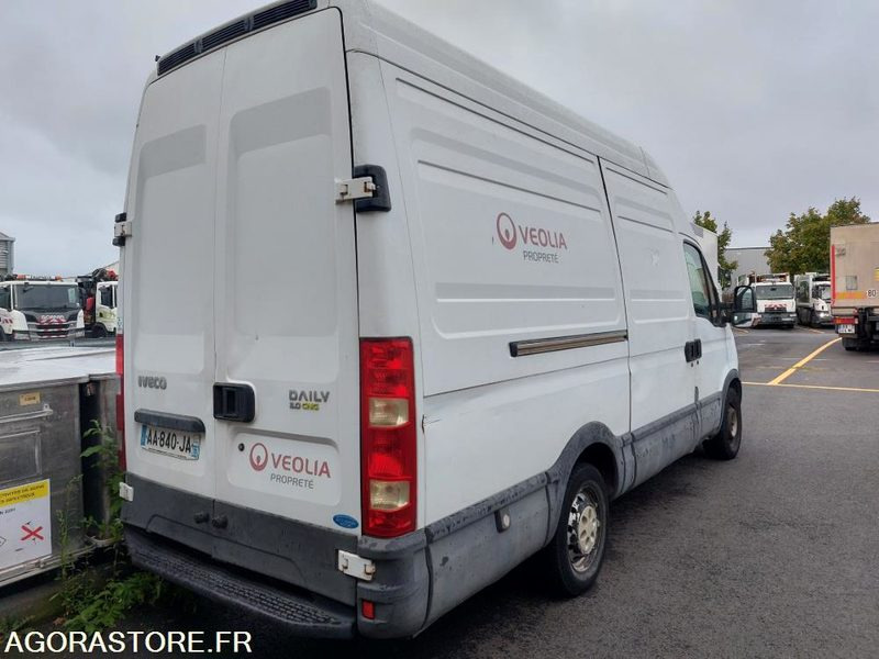 Fourgon IVECO Daily CNG- AA-840-JA - 176200 km (BARA - R51754) - Fourgon utilitaire: photos 4 Fourgon IVECO Daily CNG- AA-840-JA - 176200 km (BARA - R51754) - Fourgon utilitaire: photos 4