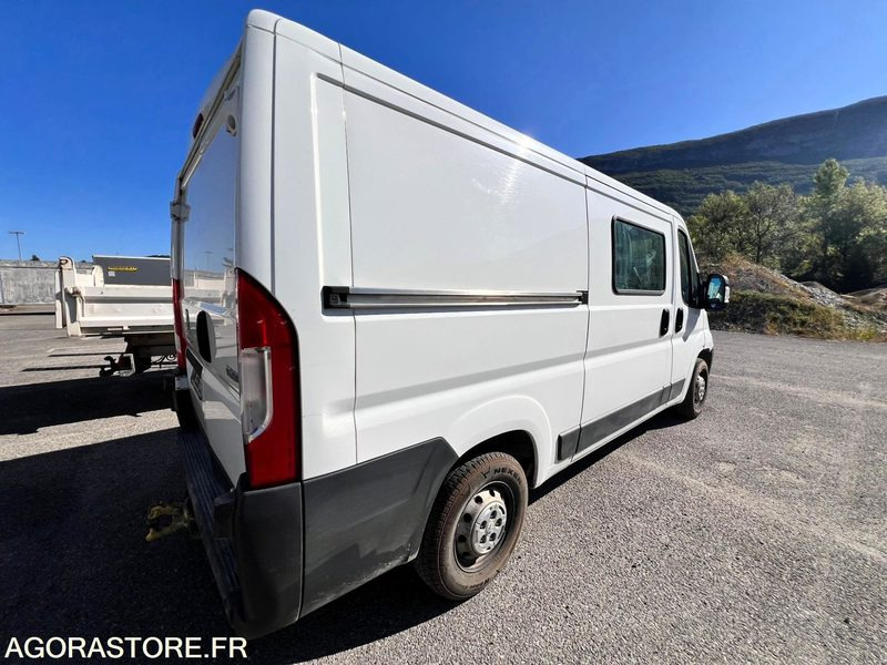 Fourgon utilitaire Peugeot Boxer 2,2l HDI 130cv - Année 2015 - 235000kms - Fourgon utilitaire: photos 4 Fourgon utilitaire Peugeot Boxer 2,2l HDI 130cv - Année 2015 - 235000kms - Fourgon utilitaire: photos 4