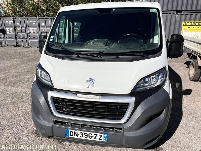 Fourgon utilitaire Peugeot Boxer 2,2l HDI 130cv - Année 2015 - 235000kms - Fourgon utilitaire: photos 3 Fourgon utilitaire Peugeot Boxer 2,2l HDI 130cv - Année 2015 - 235000kms - Fourgon utilitaire: photos 3