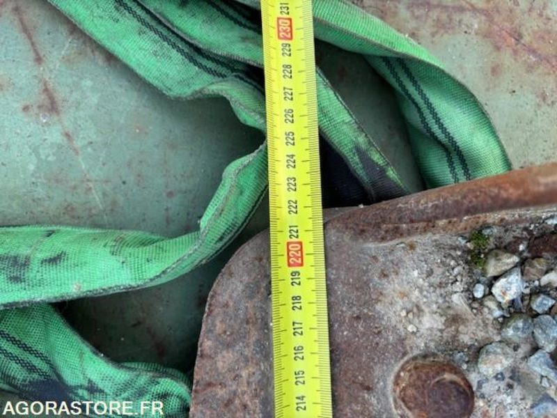 GODET DE CHARGEUR 2800 LITRES EN ATTACHE TYPE VOLVO - Godet pour chargeur: photos 5 GODET DE CHARGEUR 2800 LITRES EN ATTACHE TYPE VOLVO - Godet pour chargeur: photos 5