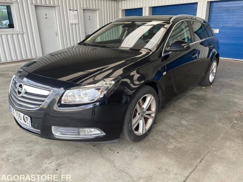 INSIGNIA SPORT TOURER COSMO PAXK 2.0 CDTI 160cv - 08/2013 - 119000 KM - Voiture break: photos 1 INSIGNIA SPORT TOURER COSMO PAXK 2.0 CDTI 160cv - 08/2013 - 119000 KM - Voiture break: photos 1