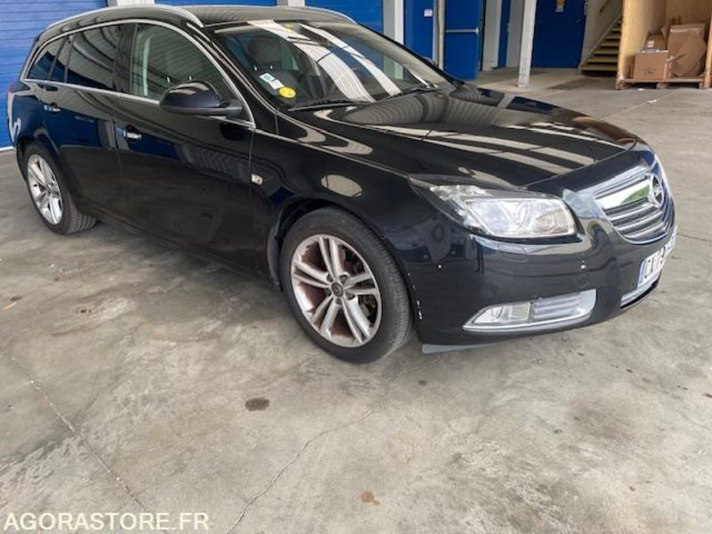 INSIGNIA SPORT TOURER COSMO PAXK 2.0 CDTI 160cv - 08/2013 - 119000 KM - Voiture break: photos 4 INSIGNIA SPORT TOURER COSMO PAXK 2.0 CDTI 160cv - 08/2013 - 119000 KM - Voiture break: photos 4