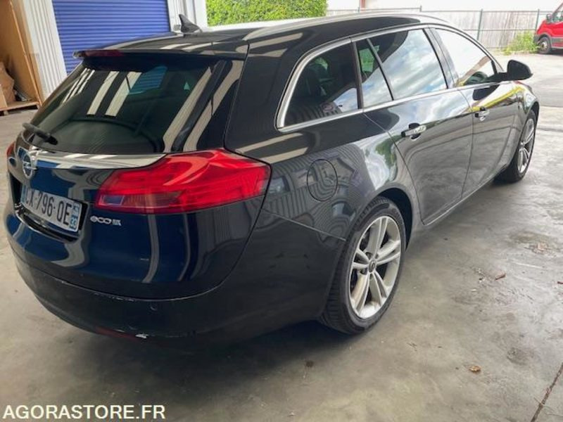 INSIGNIA SPORT TOURER COSMO PAXK 2.0 CDTI 160cv - 08/2013 - 119000 KM - Voiture break: photos 3 INSIGNIA SPORT TOURER COSMO PAXK 2.0 CDTI 160cv - 08/2013 - 119000 KM - Voiture break: photos 3