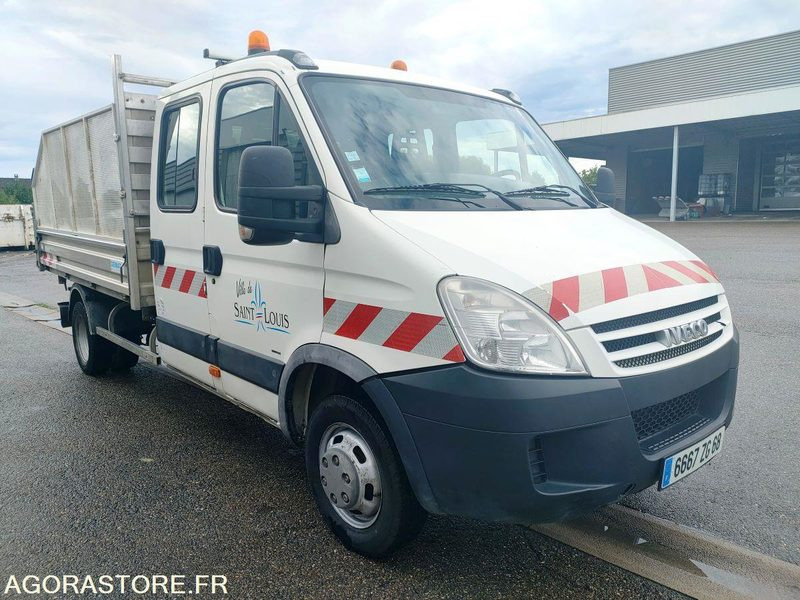 IVECO 35C12D - Fourgon utilitaire: photos 2 IVECO 35C12D - Fourgon utilitaire: photos 2