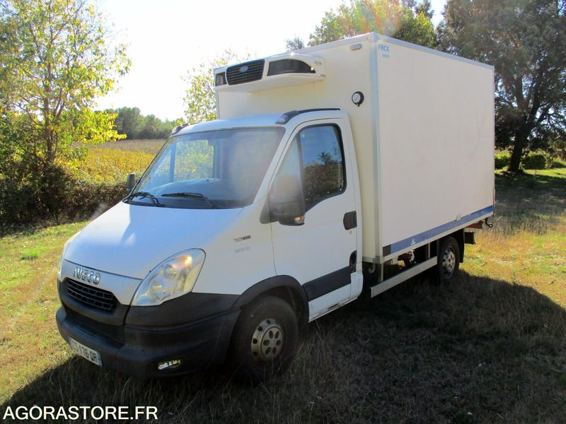 IVECO 35S13 de 2013 426915Kms "d'autoroute"chassis cabine frigorifique - Utilitaire frigorifique: photos 1 IVECO 35S13 de 2013 426915Kms "d'autoroute"chassis cabine frigorifique - Utilitaire frigorifique: photos 1