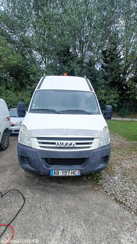 IVECO 50C15HV - Fourgon utilitaire: photos 2 IVECO 50C15HV - Fourgon utilitaire: photos 2