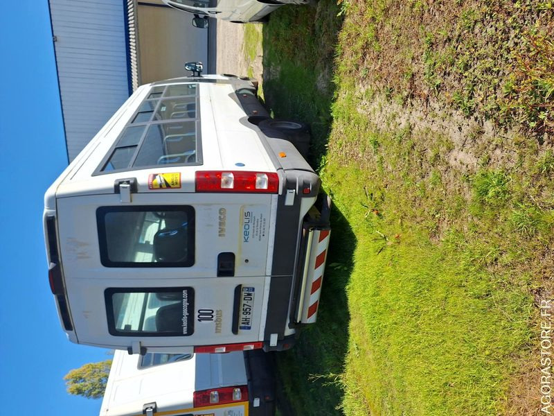 IVECO BUS DAILY N°092063 - Minibus, Transport de personnes: photos 3 IVECO BUS DAILY N°092063 - Minibus, Transport de personnes: photos 3