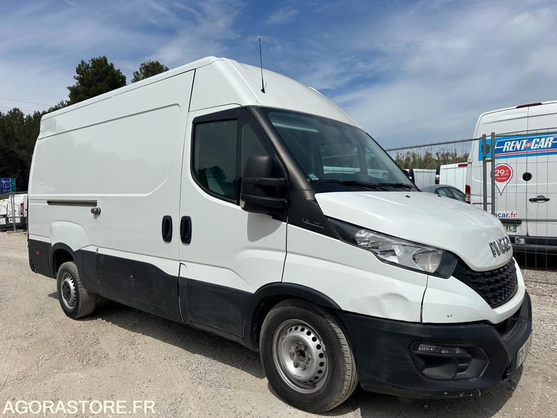 IVECO DAILY 2021 128000 35C12 - Fourgon utilitaire: photos 3 IVECO DAILY 2021 128000 35C12 - Fourgon utilitaire: photos 3