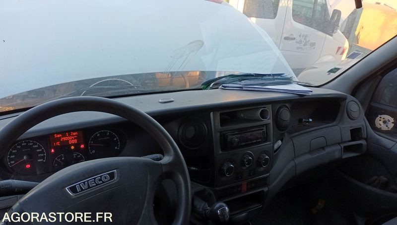 Iveco 35C13 - 2013 - 290004kms - CX-404-AK - Utilitaire benne: photos 4 Iveco 35C13 - 2013 - 290004kms - CX-404-AK - Utilitaire benne: photos 4