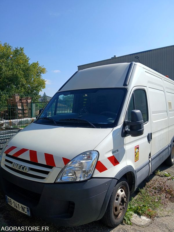 Iveco AB-141-NC - Balayeuse de voirie: photos 2 Iveco AB-141-NC - Balayeuse de voirie: photos 2