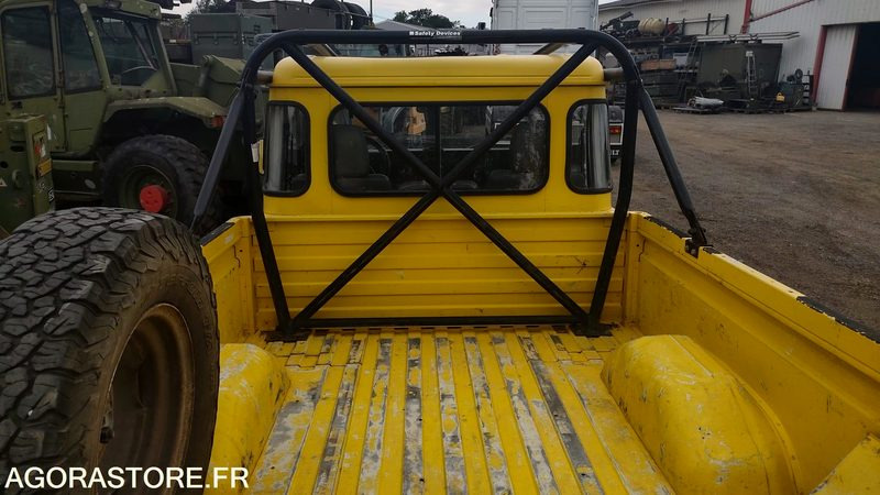 LAND ROVER DEFENDER - 2003 - 98879km - Voiture: photos 4 LAND ROVER DEFENDER - 2003 - 98879km - Voiture: photos 4