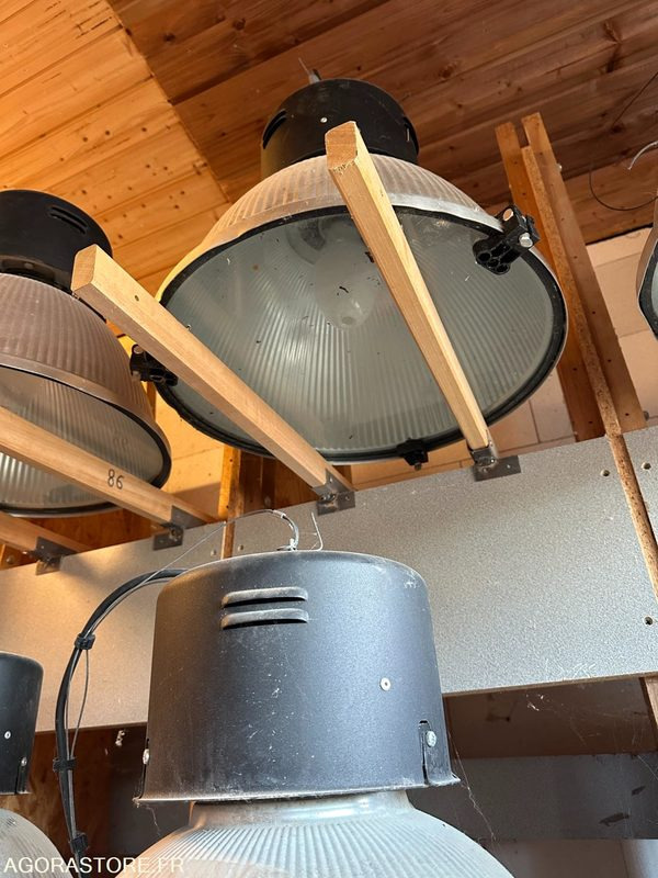 Lampes industrielles - Outil/ Équipement: photos 2 Lampes industrielles - Outil/ Équipement: photos 2