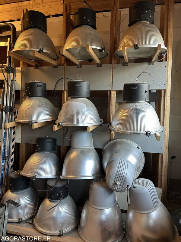Lampes industrielles - Outil/ Équipement: photos 1 Lampes industrielles - Outil/ Équipement: photos 1
