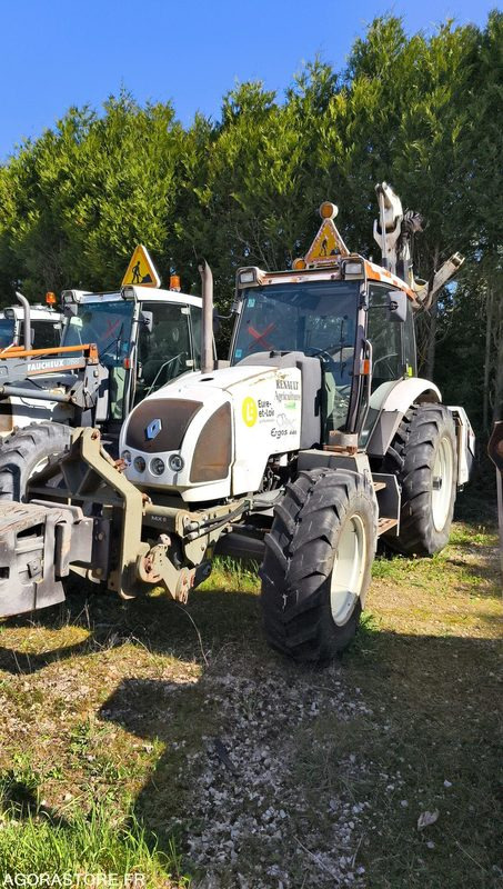 Lot Renault - Tracteur ergos 446 Roto 209 - 2009 et FAUCHEUSE NOREMAT VISIOBRA - Tracteur agricole: photos 1 Lot Renault - Tracteur ergos 446 Roto 209 - 2009 et FAUCHEUSE NOREMAT VISIOBRA - Tracteur agricole: photos 1
