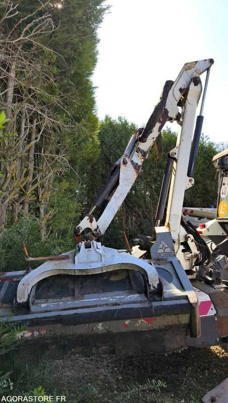 Lot Renault - Tracteur ergos 446 Roto 209 - 2009 et FAUCHEUSE NOREMAT VISIOBRA - Tracteur agricole: photos 3 Lot Renault - Tracteur ergos 446 Roto 209 - 2009 et FAUCHEUSE NOREMAT VISIOBRA - Tracteur agricole: photos 3