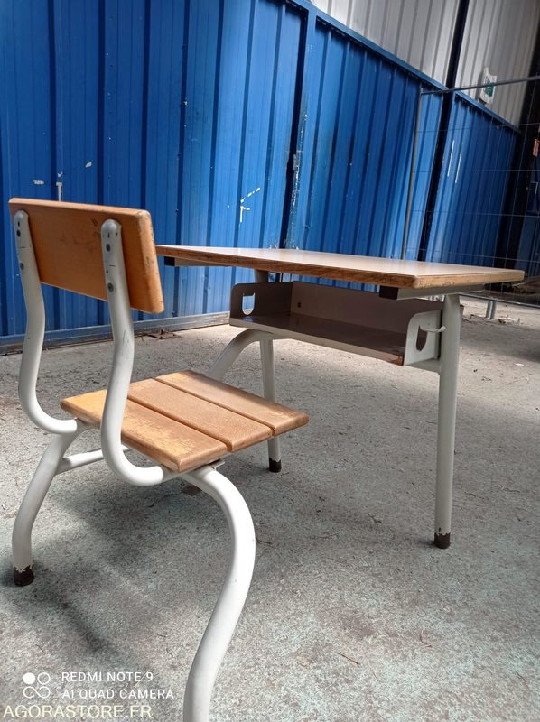 Lot de 28 Pupitres écoliers individuels - Outil/ Équipement: photos 1 Lot de 28 Pupitres écoliers individuels - Outil/ Équipement: photos 1