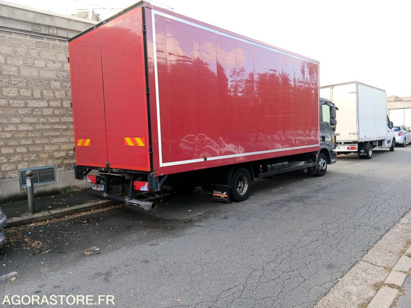 MAN TGL 7.150 ANNEE 2011- 7.5T - 385 000 KMS - Camion fourgon: photos 3 MAN TGL 7.150 ANNEE 2011- 7.5T - 385 000 KMS - Camion fourgon: photos 3