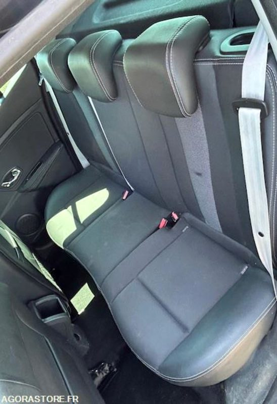 MEGANE 1.2 L TCE 115 CH BOSE EDITION - 2013 - 97 595 kms - Voiture: photos 5 MEGANE 1.2 L TCE 115 CH BOSE EDITION - 2013 - 97 595 kms - Voiture: photos 5