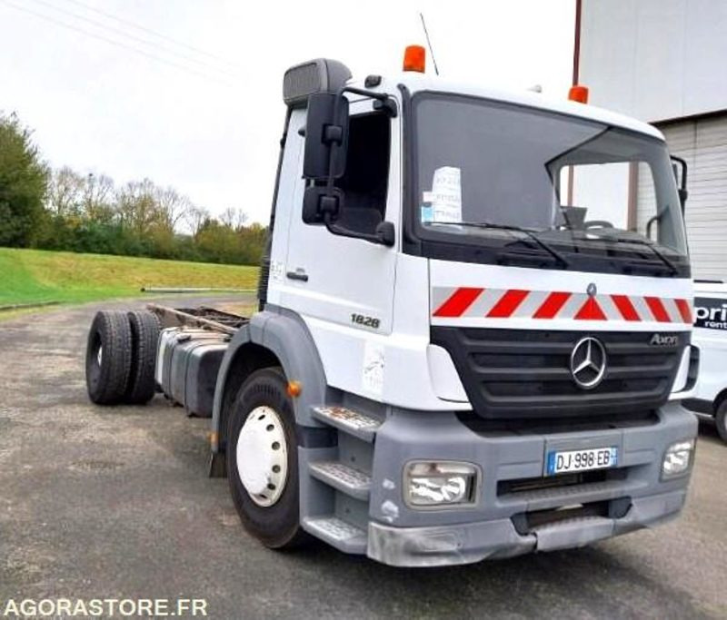 MERCEDES AXOR 1828N - 2002 / 578 610 KM - Châssis cabine: photos 2 MERCEDES AXOR 1828N - 2002 / 578 610 KM - Châssis cabine: photos 2