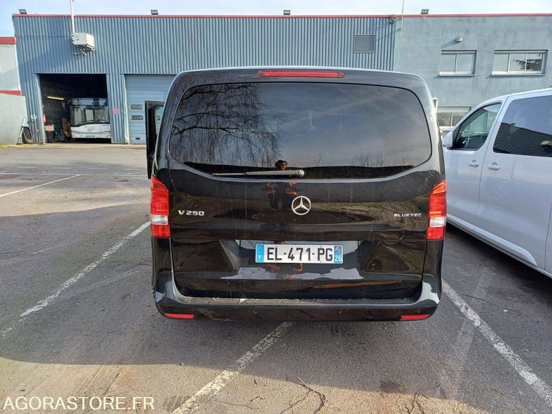 MERCEDES - VIANO - 2014 / 142000 KM - EL471PG - Minibus, Transport de personnes: photos 5 MERCEDES - VIANO - 2014 / 142000 KM - EL471PG - Minibus, Transport de personnes: photos 5