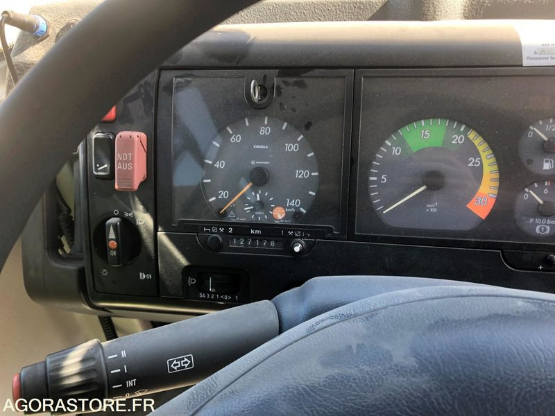 Minibus, Transport de personnes MINI-BUS MERCEDES VARIO - 127178 kms - 2000: photos 9 Minibus, Transport de personnes MINI-BUS MERCEDES VARIO - 127178 kms - 2000: photos 9