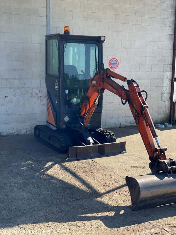 MINI-PELLE SUR CHENILLE CAOUTCHOUC HITACHI ZX17U-2 15CV 1.9T AVEC 3 GODETS - Pelle: photos 3 MINI-PELLE SUR CHENILLE CAOUTCHOUC HITACHI ZX17U-2 15CV 1.9T AVEC 3 GODETS - Pelle: photos 3