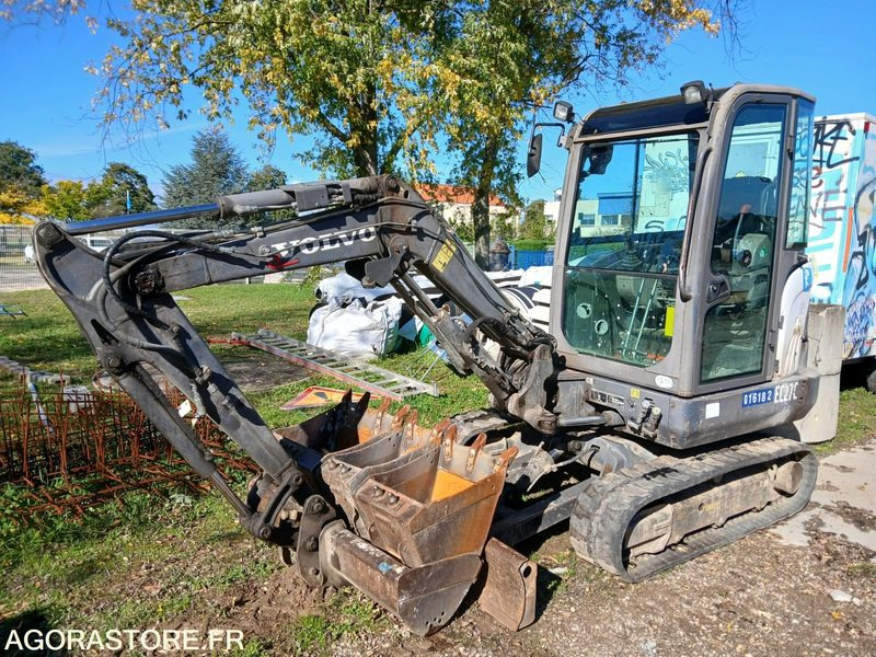 MINI PELLE VOLVO EC 27C - Mini pelle: photos 3 MINI PELLE VOLVO EC 27C - Mini pelle: photos 3