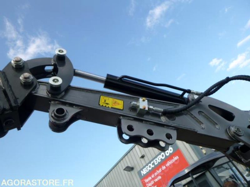 MINIPELLE NEUVE YCW 1T5 EURO5 - 2025 + 3 godets - Pelle: photos 3 MINIPELLE NEUVE YCW 1T5 EURO5 - 2025 + 3 godets - Pelle: photos 3