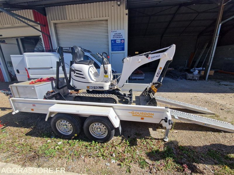 Mini Pelle 1T JCB 8010CTS + Remorque - 2023 / (NEUVE) 19 HEURES (EMF201) - Mini pelle: photos 2 Mini Pelle 1T JCB 8010CTS + Remorque - 2023 / (NEUVE) 19 HEURES (EMF201) - Mini pelle: photos 2