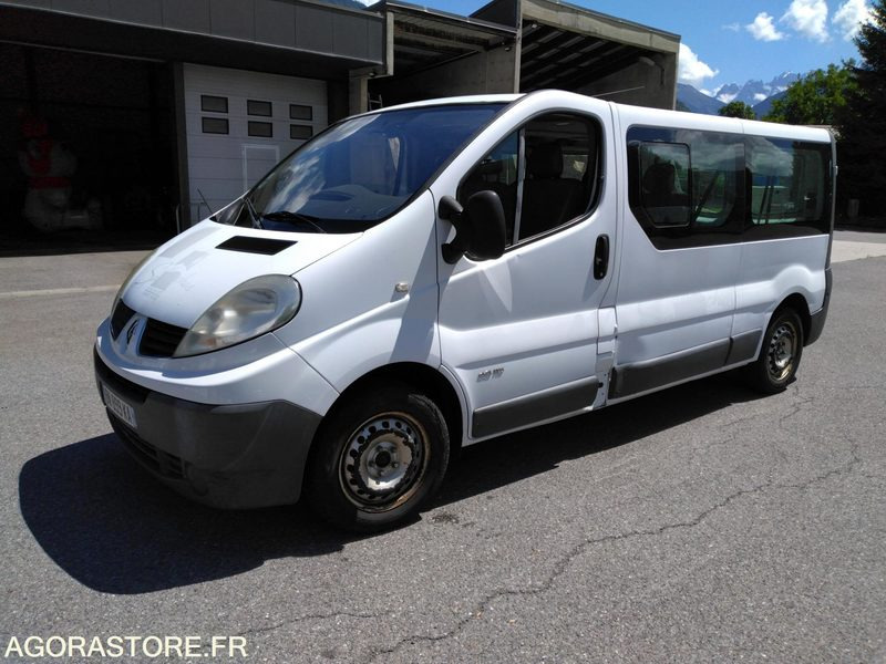 Minibus Renault Trafic - Minibus, Transport de personnes: photos 1 Minibus Renault Trafic - Minibus, Transport de personnes: photos 1