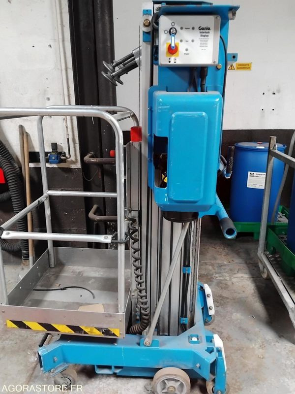 Monte charge - Outil/ Équipement: photos 2 Monte charge - Outil/ Équipement: photos 2