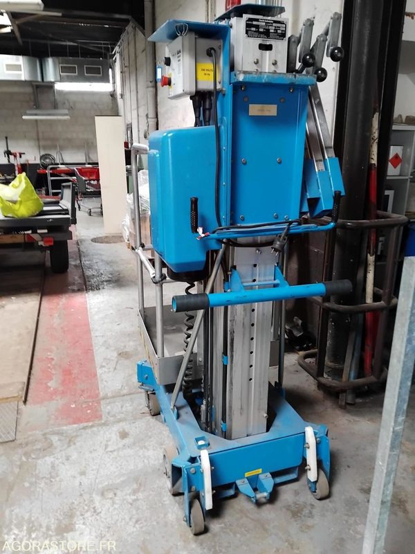 Monte charge - Outil/ Équipement: photos 3 Monte charge - Outil/ Équipement: photos 3