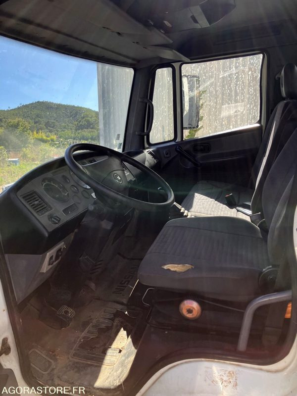 NISSAN CABSTAR BENNE / NON ROULANT - Utilitaire benne: photos 5 NISSAN CABSTAR BENNE / NON ROULANT - Utilitaire benne: photos 5